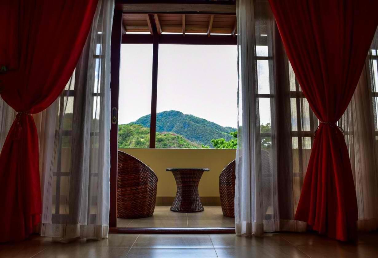 Tribal Hills Mountain Resort Puerto Galera Kültér fotó